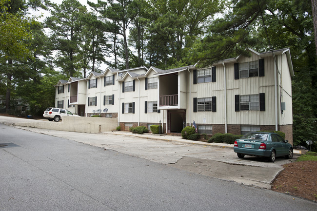 Pine Forest Apartments in Pine Lake, GA - Foto de edificio - Building Photo