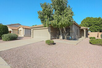 16026 W Winchcomb Dr in Surprise, AZ - Building Photo - Building Photo