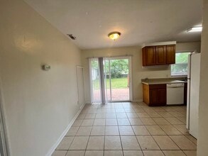 3611 S Lakewood Dr in Tallahassee, FL - Building Photo - Building Photo