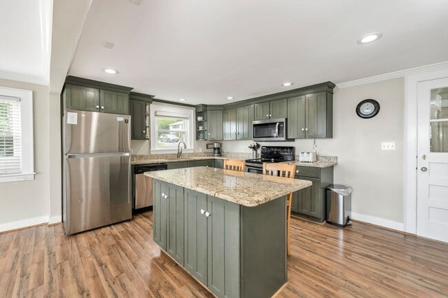 441 Lakeside Ave in Laconia, NH - Building Photo - Building Photo