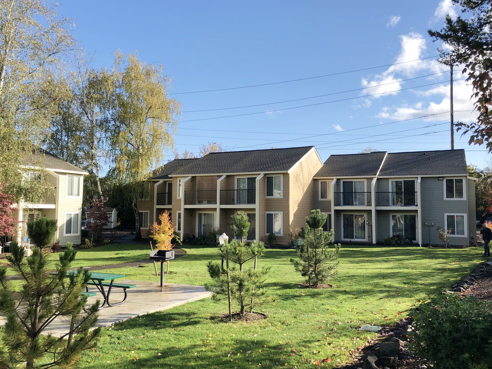 Birch Meadow Apartments in Beaverton, OR - Foto de edificio