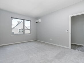 1623 N Jackson St, Unit 201 in Milwaukee, WI - Building Photo - Building Photo