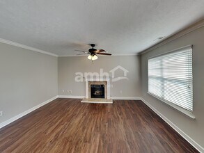 102 Baker Springs Ln in Spring Hill, TN - Foto de edificio - Building Photo