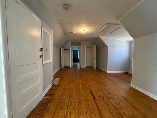 54 Wade St, Unit 3 in Jersey City, NJ - Foto de edificio - Building Photo