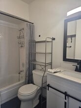 1050 E Washington Ave, Unit 61 in Escondido, CA - Building Photo - Building Photo