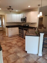 1859 Meadowlark Ln in Niles, OH - Foto de edificio - Building Photo