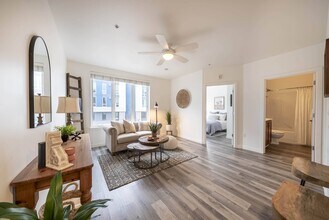 Dorian in Portland, OR - Building Photo - Building Photo