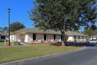 Joseph L. Lee Gardens Apartments in Indiantown, FL - Foto de edificio - Building Photo