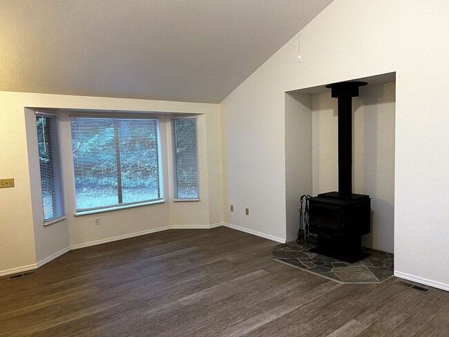 3090 Closser Dr NW in Poulsbo, WA - Building Photo - Building Photo