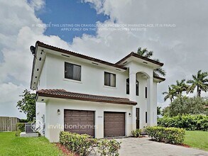 15994 SW 151st Terrace in Miami, FL - Foto de edificio - Building Photo