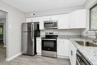 3240 Heathstead Place in Charlotte, NC - Building Photo - Building Photo
