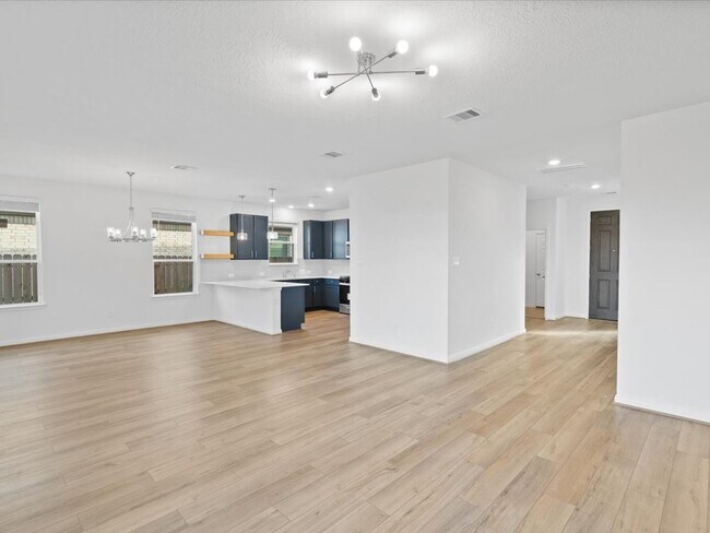 8218 Leisure Pt Dr in Cypress, TX - Foto de edificio - Building Photo