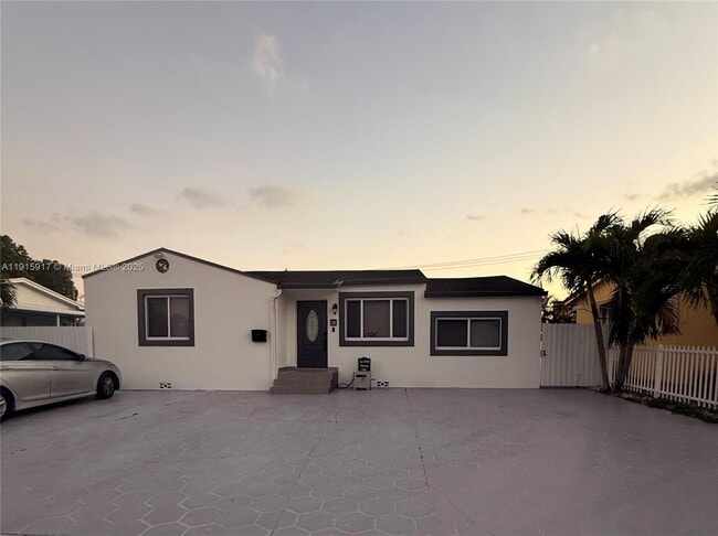 4024 NW 4th St in Miami, FL - Building Photo - Building Photo