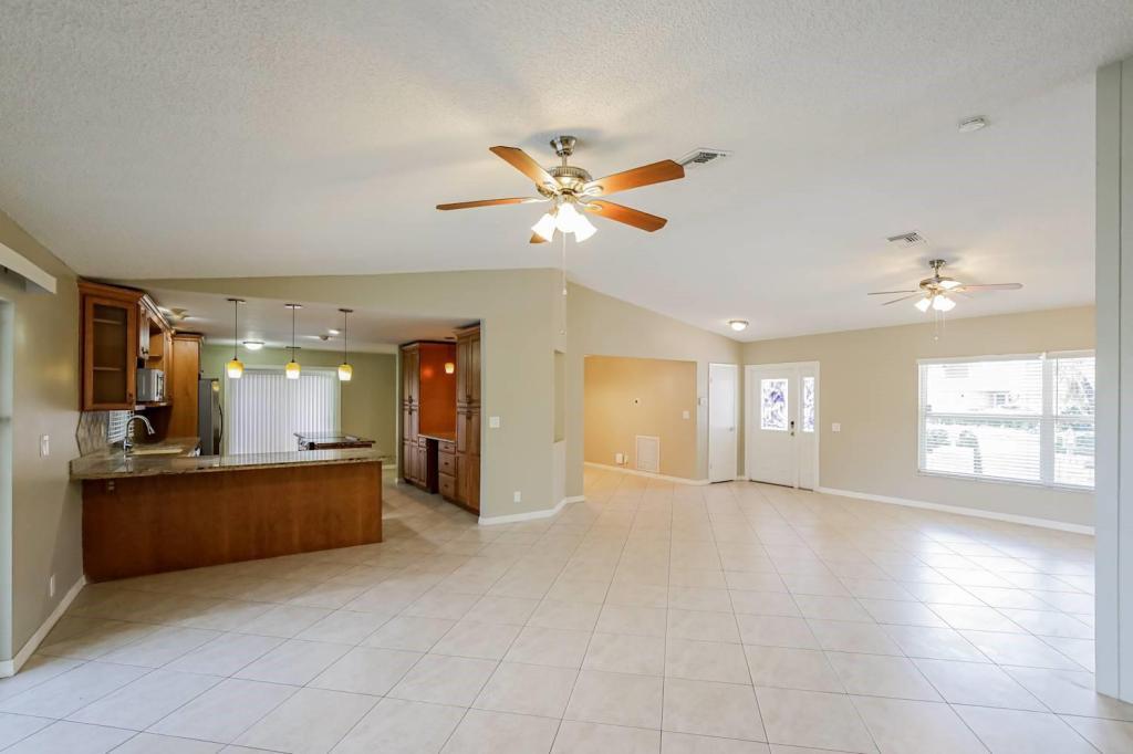 11179 NW 18th Ct in Coral Springs, FL - Building Photo
