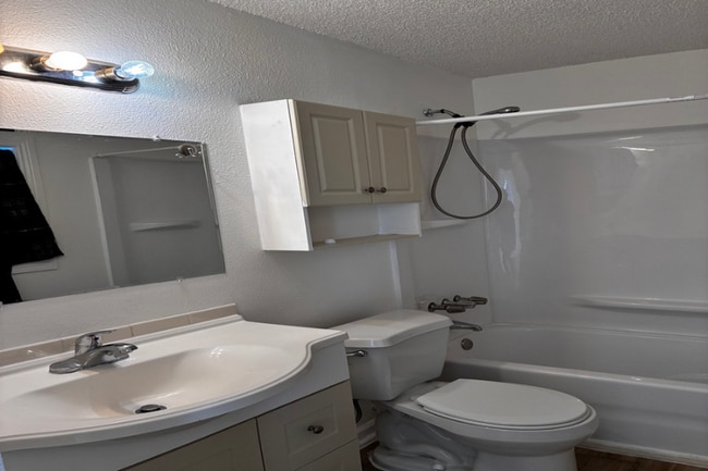 277 14th St SE in Loveland, CO - Foto de edificio - Building Photo