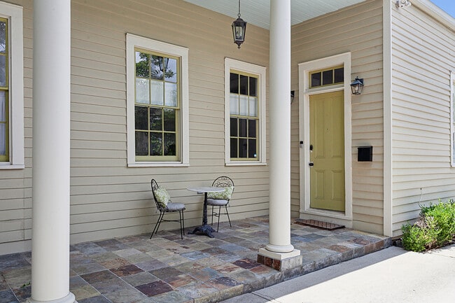 6222 Laurel St, Unit 6222 Laurel St Unit 1 in New Orleans, LA - Foto de edificio - Building Photo