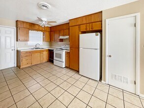 614 E Sunset Dr in Hobbs, NM - Building Photo - Building Photo