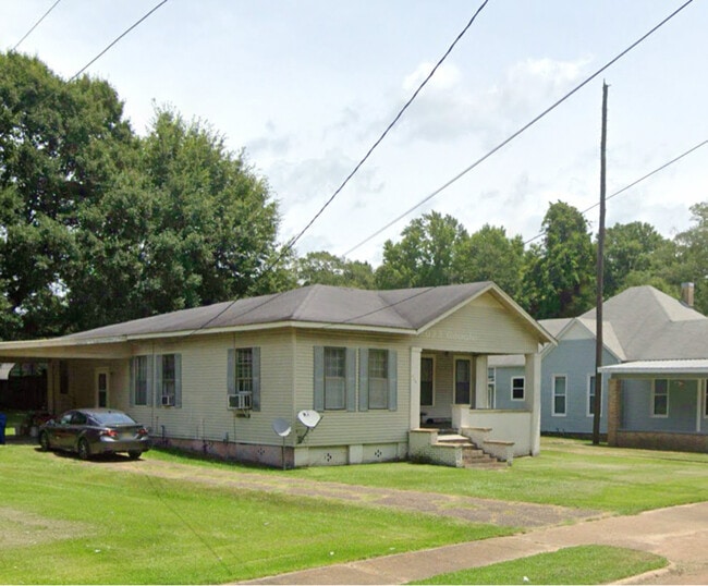 property at 314 W Congress St