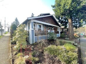 4834 SE Kelly St in Portland, OR - Building Photo - Building Photo