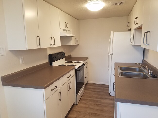 12805 Dunes Rd SE, Unit 4 in Albuquerque, NM - Building Photo - Building Photo