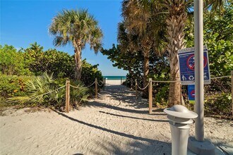 5055 Collins Ave in Miami Beach, FL - Building Photo - Building Photo