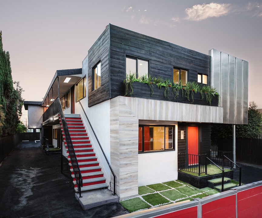 1321 W. 36th Pl. in Los Angeles, CA - Building Photo