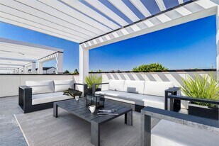 5634 Dolores St in Houston, TX - Building Photo