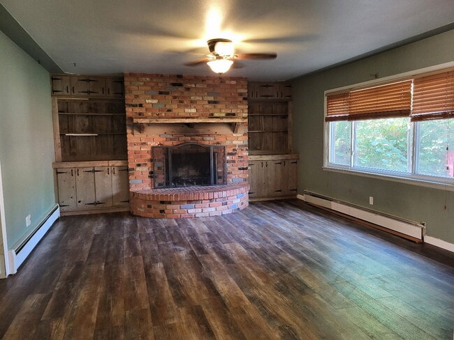 1827 Collyer St in Longmont, CO - Building Photo - Building Photo