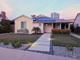 4466 Sherman Oaks Cir in Van Nuys, CA - Building Photo