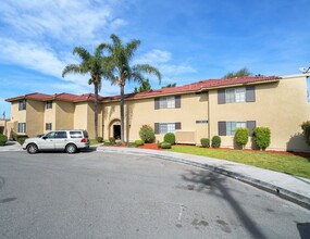 1819 Houston in Fullerton, CA - Building Photo - Building Photo