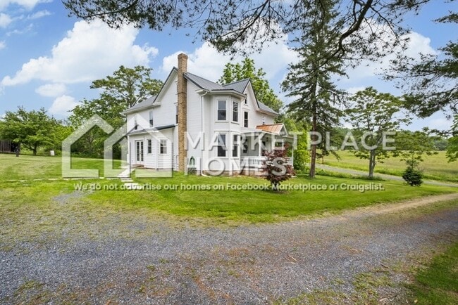 227 Pine Knob Rd in Osterburg, PA - Building Photo - Building Photo