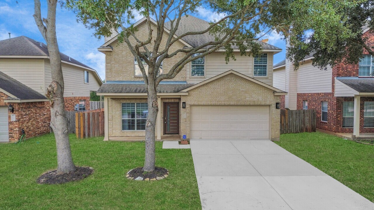 2730 Empire Oaks Lane in Katy, TX - Building Photo