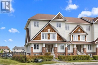 732 Lakeridge Dr in Ottawa, ON - Building Photo - Building Photo