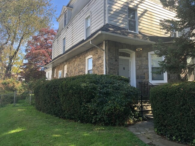6615 N 7th St, Unit 2nd Floor