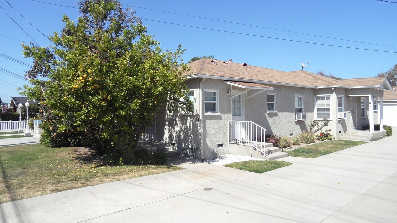 145-147 S Batavia St in Orange, CA - Building Photo
