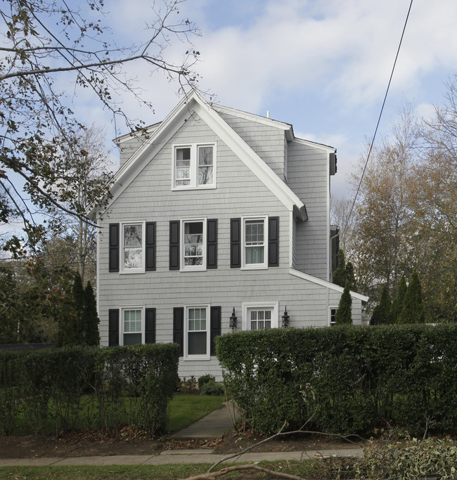 67 Meeting House Ln in Southampton, NY - Building Photo - Building Photo