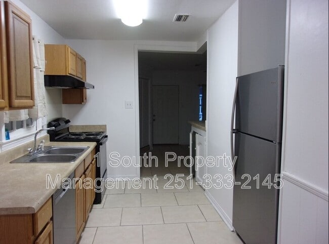 1575 Cody Rd N in Mobile, AL - Building Photo - Building Photo
