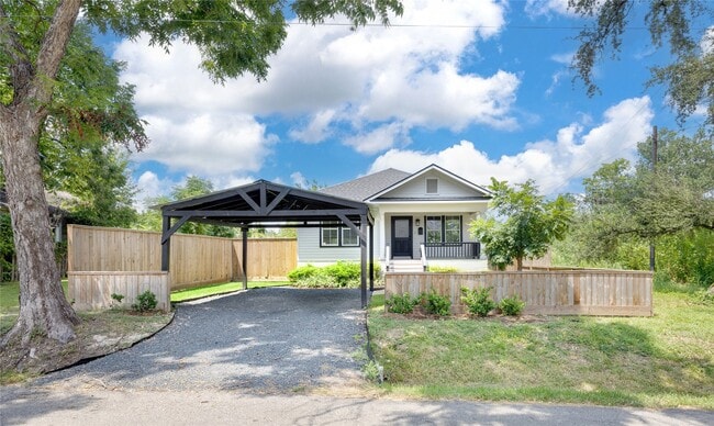 1102 Bingham St in Houston, TX - Building Photo - Building Photo