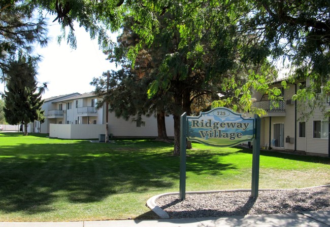 Ridgeway Village Apartments