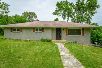 1375 Orbit Dr in Chattanooga, TN - Building Photo - Building Photo