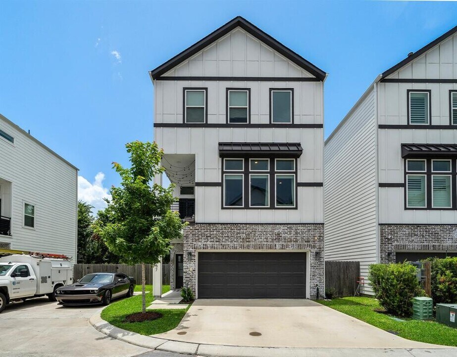 5337 Donovan Gdns Ln in Houston, TX - Building Photo