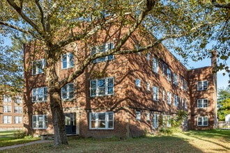 3635 Bosworth Rd in Cleveland, OH - Foto de edificio - Building Photo