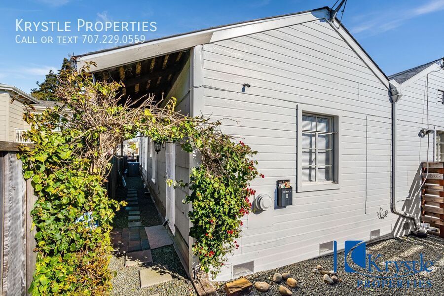 148 W F St in Benicia, CA - Building Photo