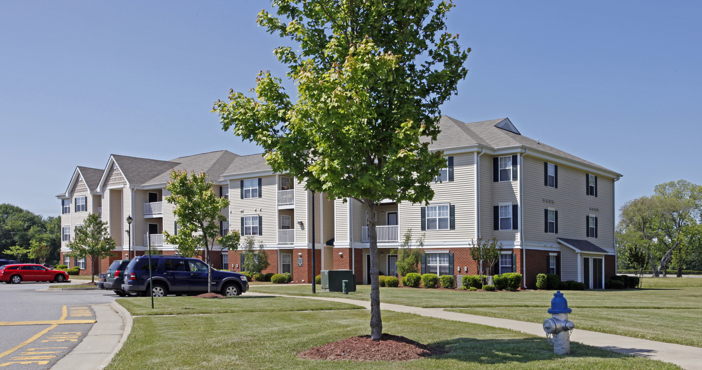 Belleville Harbour in Suffolk, VA - Building Photo