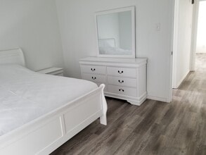 5750 Phoenix Dr, Unit 39 in Dallas, TX - Building Photo - Building Photo