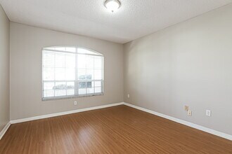 2909 Starmount Dr in Valrico, FL - Building Photo - Building Photo