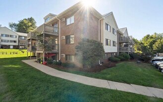 35 Andrew St, Unit 25 in Manchester, NH - Building Photo