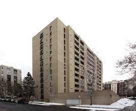 Governors Place Condominiums in Denver, CO - Building Photo - Building Photo