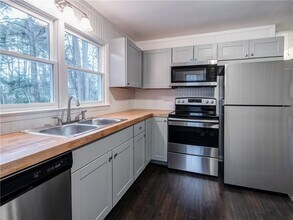 4745 Hillside Dr in Acworth, GA - Building Photo - Building Photo