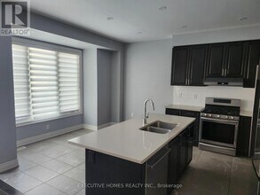 1221 Raspberry Ter in Milton, ON - Building Photo - Building Photo